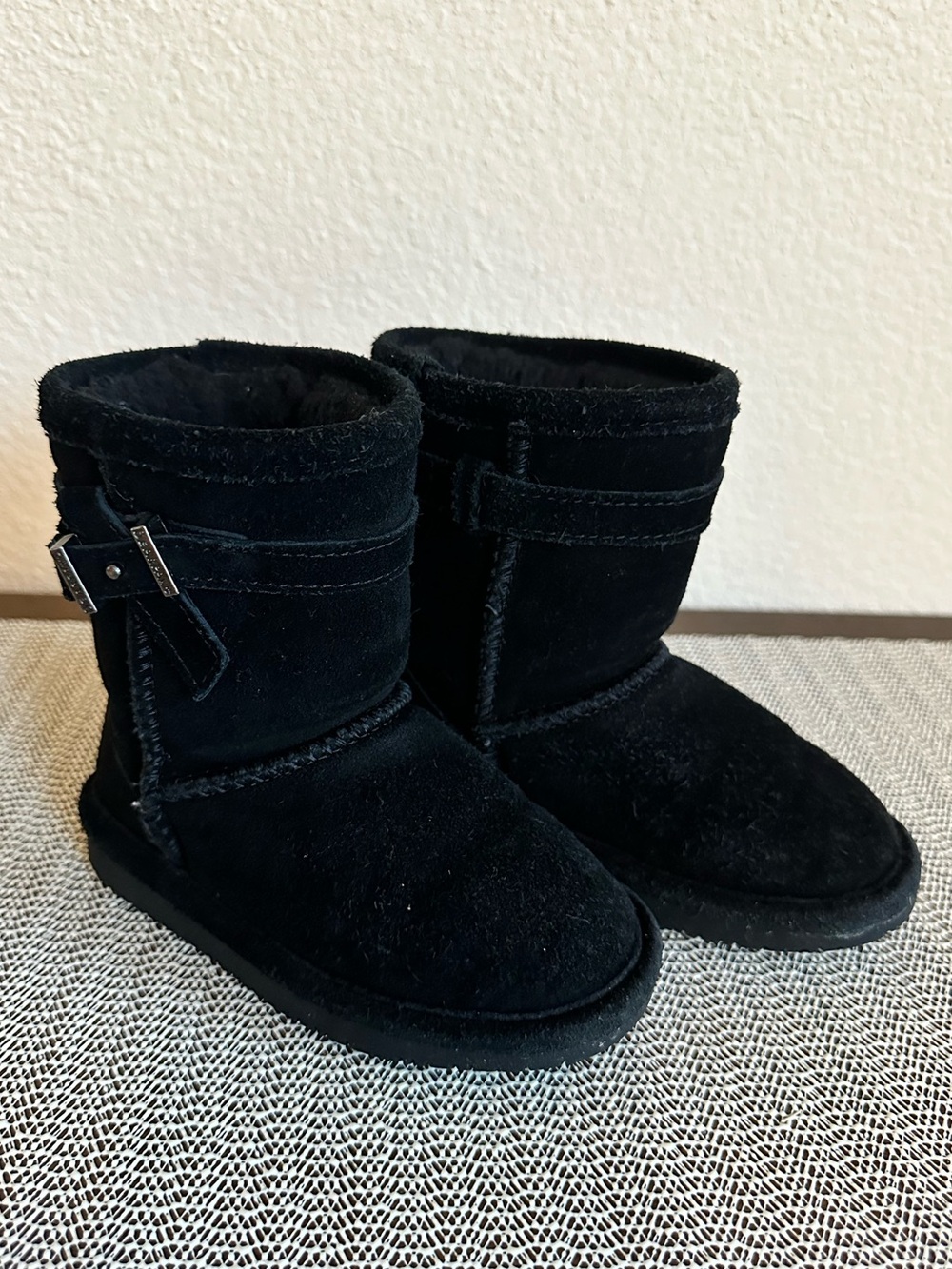 BearPaw Boot Infant/Toddler Shoes Size 8, Color: Black